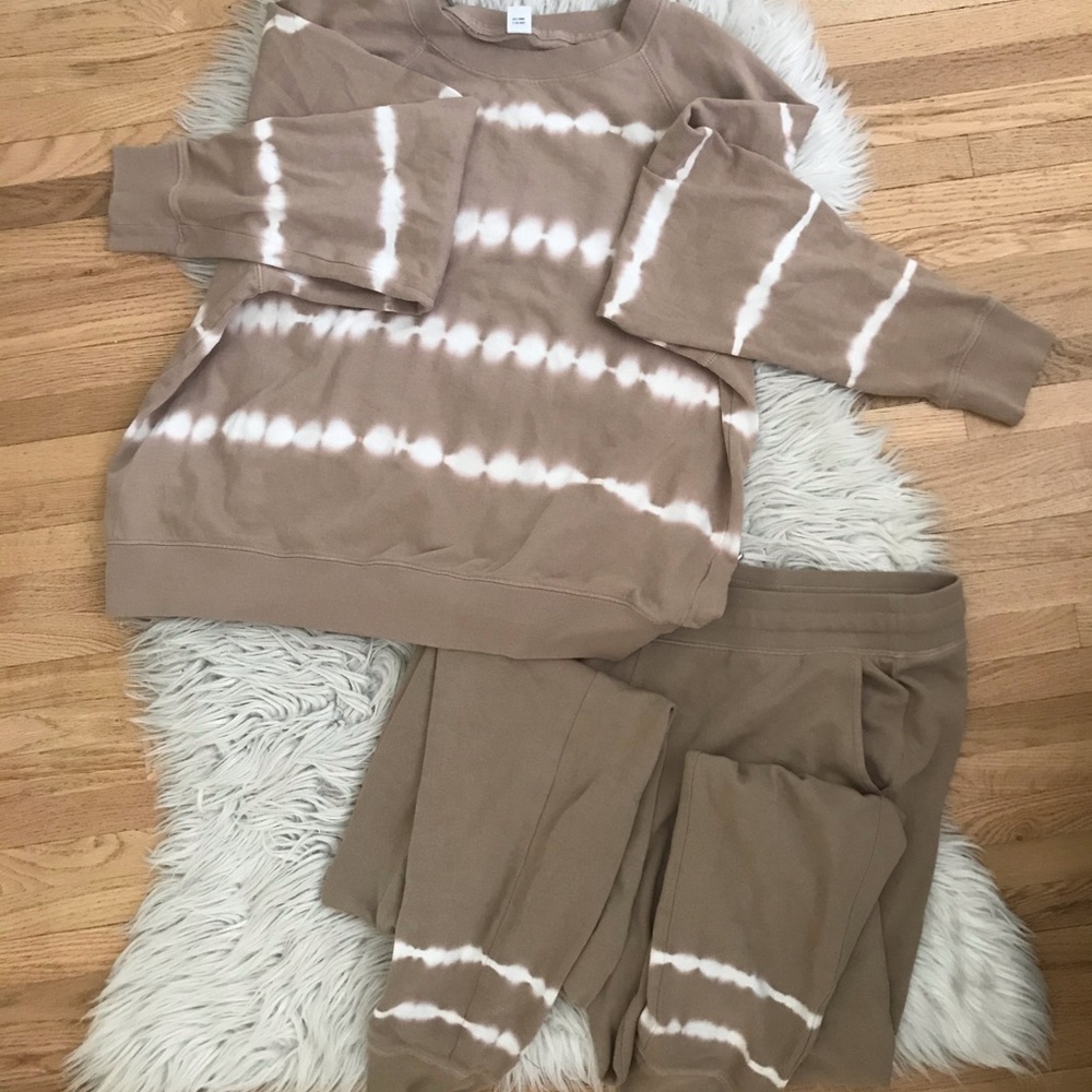 Old Navy matching sweatsuit